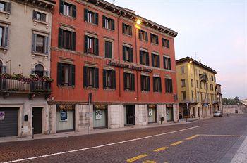 Aparthotel House 4*