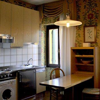 Aparthotel House