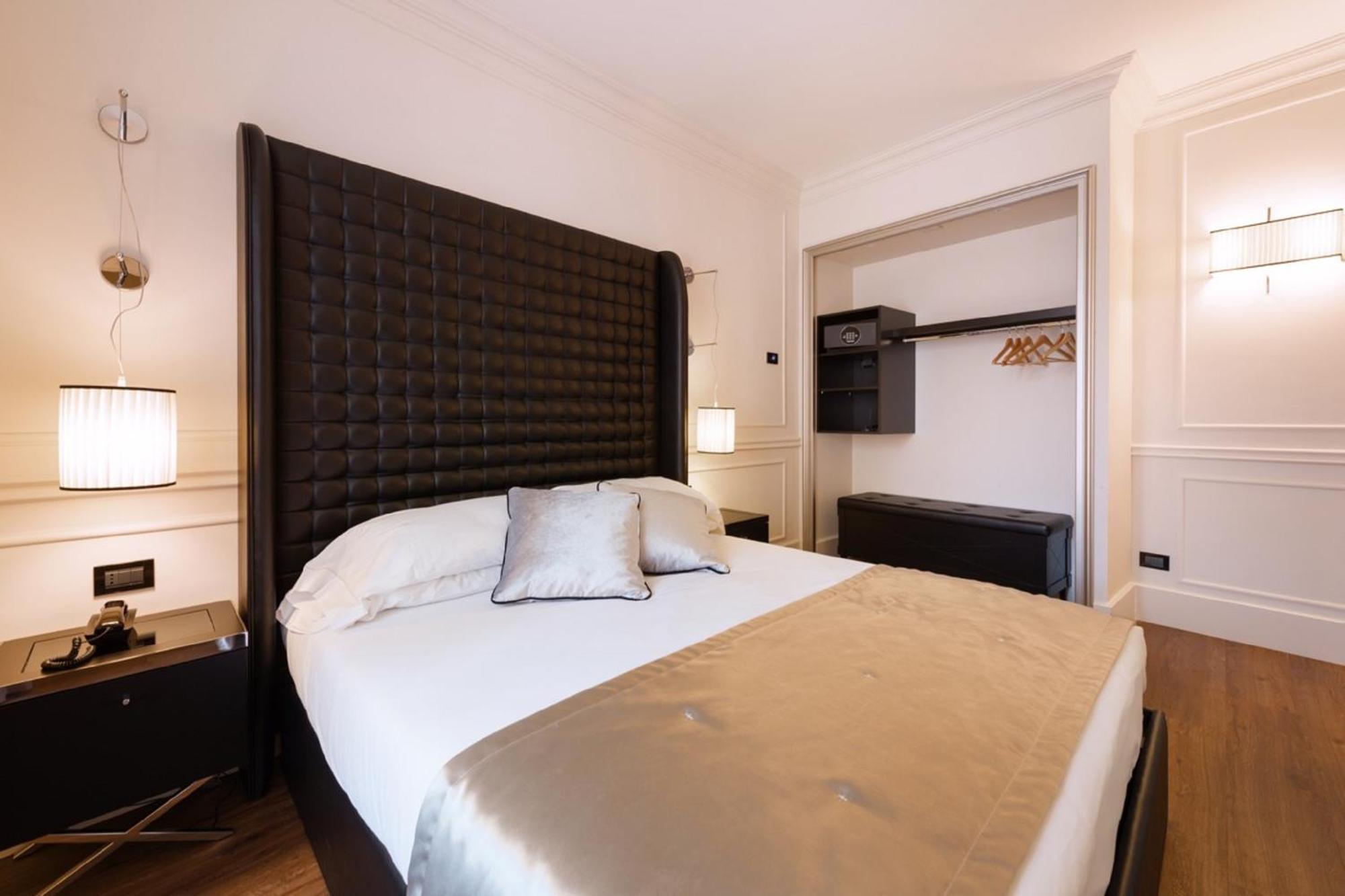 Aparthotel House 4*