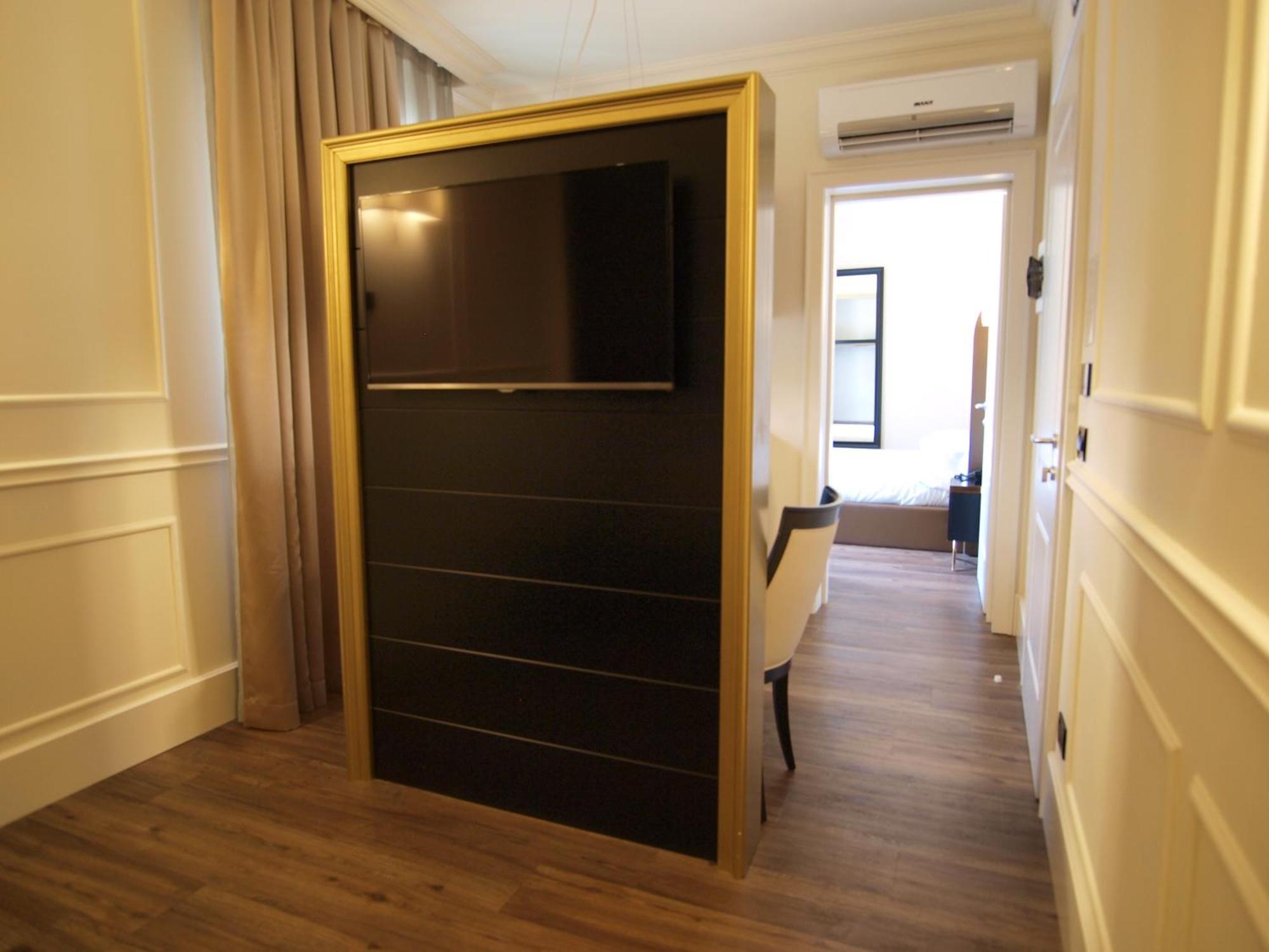 House 4*