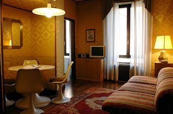 Aparthotel House