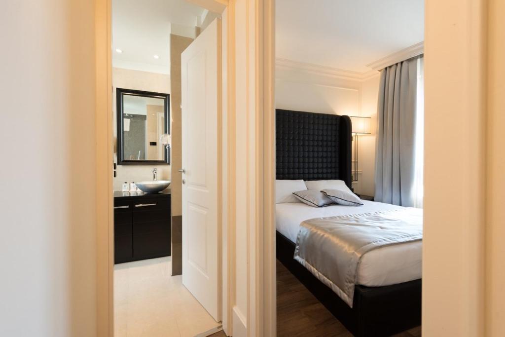 Aparthotel House 4*